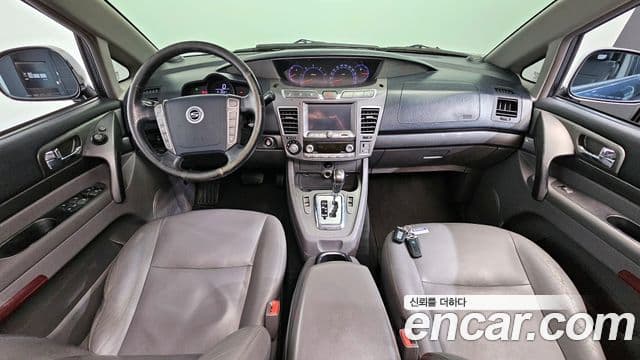 KG모빌리티(SsangYong) Korando 투리스모 4WD RT 9인승, 2014 7