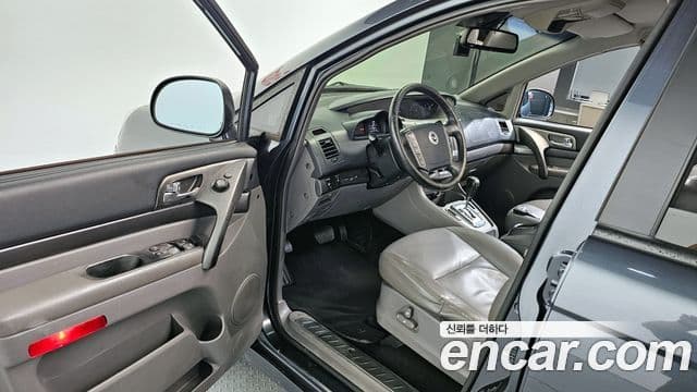 KG모빌리티(SsangYong) Korando 투리스모 4WD RT 9인승, 2014 11