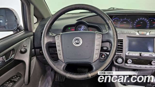 KG모빌리티(SsangYong) Korando 투리스모 4WD RT 9인승, 2014 13