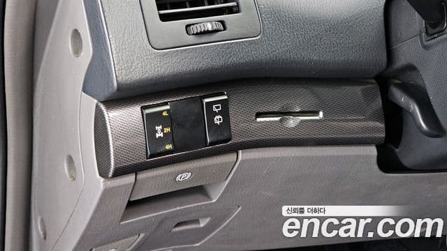 KG모빌리티(SsangYong) Korando 투리스모 4WD RT 9인승, 2014 15