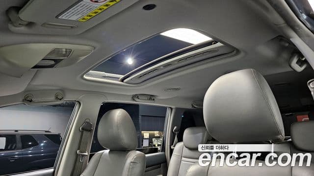 KG모빌리티(SsangYong) Korando 투리스모 4WD RT 9인승, 2014 19