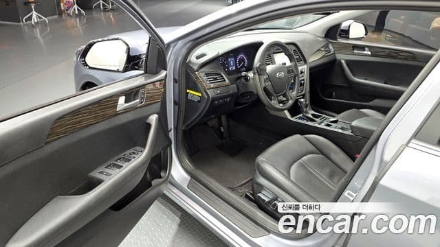 Hyundai LF Sonata LPI Smart(для людей с инвалидностью), 2015 10