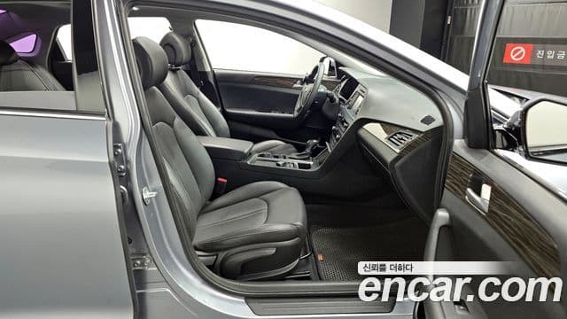 Hyundai LF Sonata LPI Smart(для людей с инвалидностью), 2015 11