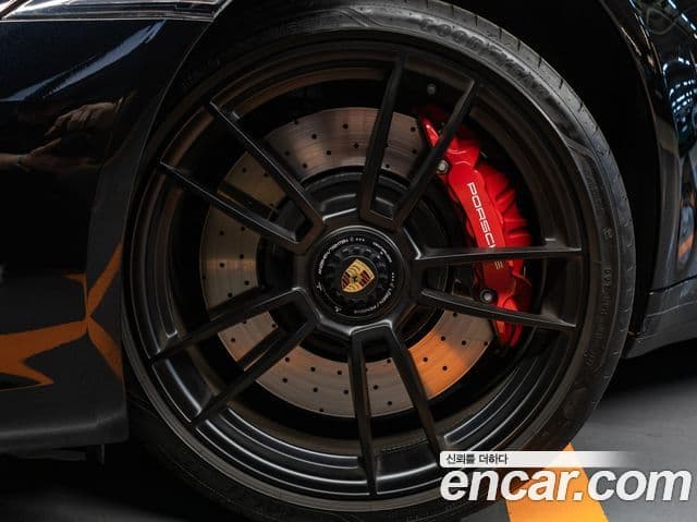 Porsche 911 (992) Carrera 4 GTS кабриолет, 2024 7