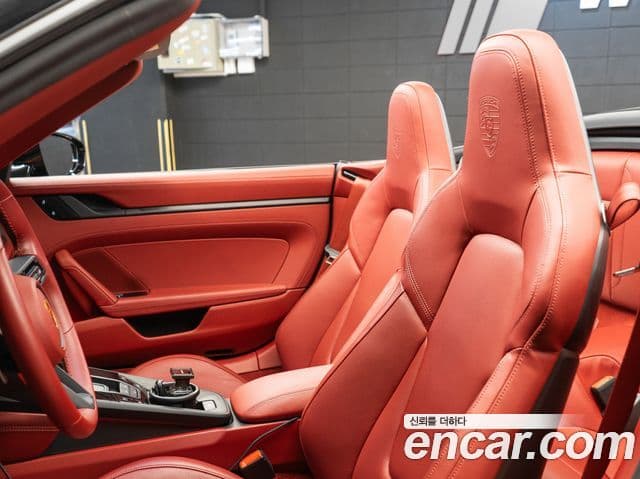 Porsche 911 (992) Carrera 4 GTS кабриолет, 2024 8