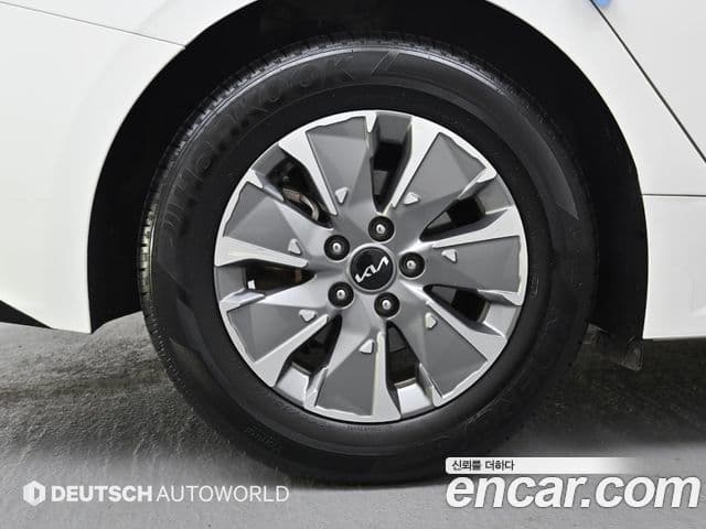 Kia K5 гибрид 3세대 Trendy, 2023 19