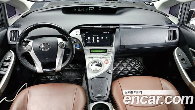 Toyota 프리우스 1.8 E, 2014 7