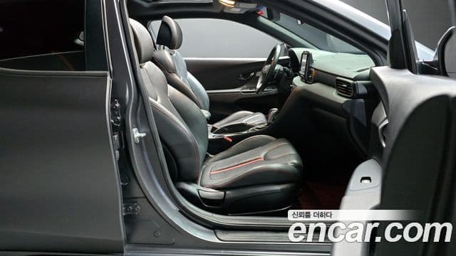 Hyundai Veloster (JS) Core, 2018 10