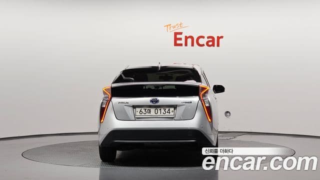 Toyota 프리우스 4세대 1.8 E, 2016 4
