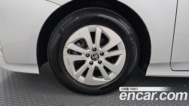 Toyota 프리우스 4세대 1.8 E, 2016 все фото