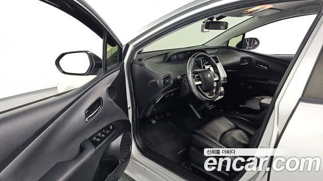 Toyota 프리우스 4세대 1.8 E, 2016 11