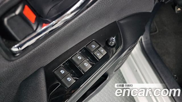 Toyota 프리우스 4세대 1.8 E, 2016 17