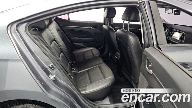 Hyundai Avante AD 1.6 GDI Value Plus, 2017 11