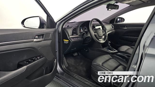 Hyundai Avante AD 1.6 GDI Value Plus, 2017 12