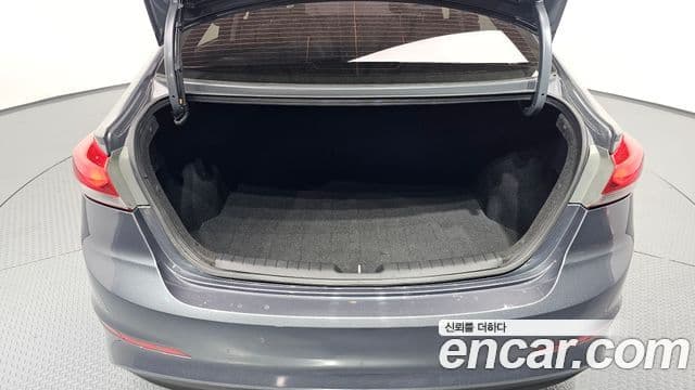 Hyundai Avante AD 1.6 GDI Value Plus, 2017 20