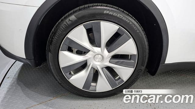 Tesla модель Y Standard Range RWD, 2021 все фото