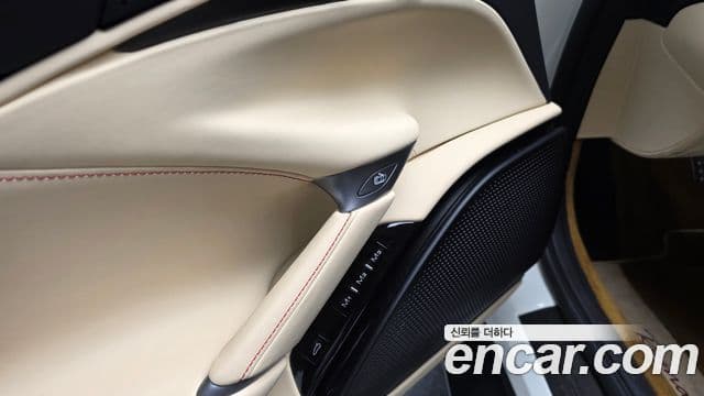 Ferrari 로마, 2023 18