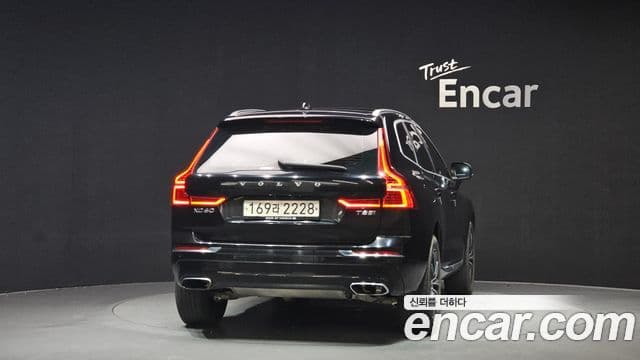 Volvo XC60 2세대 T8 Inscription, 2019 4