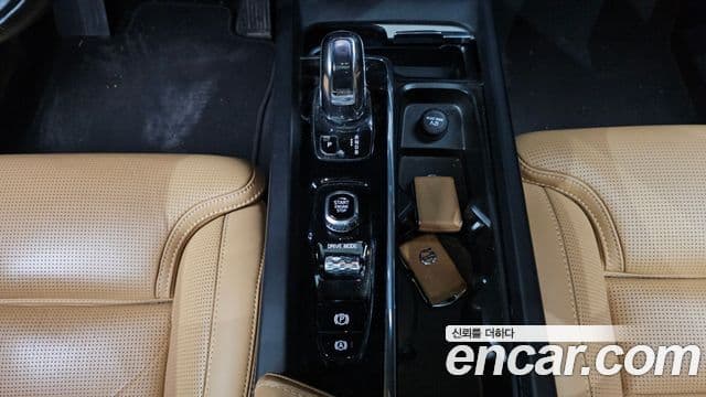Volvo XC60 2세대 T8 Inscription, 2019 9