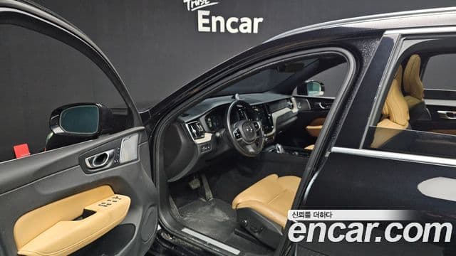 Volvo XC60 2세대 T8 Inscription, 2019 10