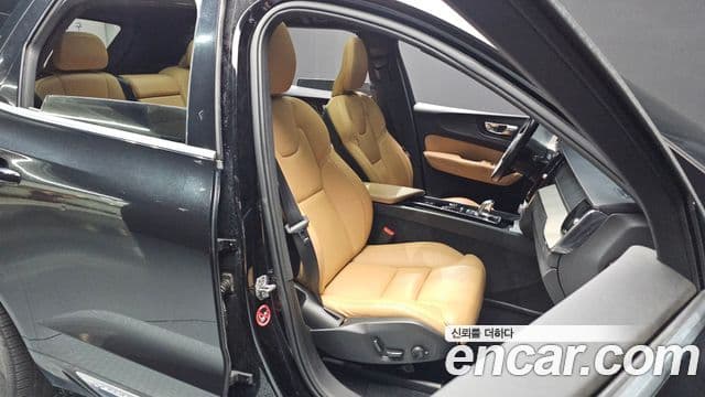 Volvo XC60 2세대 T8 Inscription, 2019 11