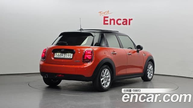 Mini Cooper 3세대, 2019 2