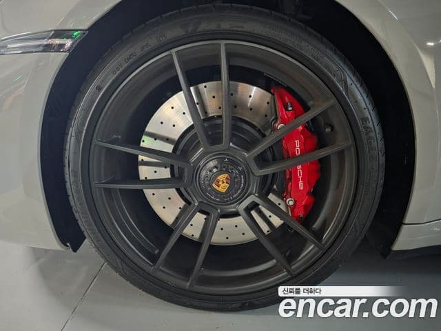 Porsche 911 (992) Carrera 4 GTS кабриолет, 2023 все фото