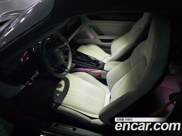 Porsche 911 (992) Carrera 4 GTS кабриолет, 2023 11