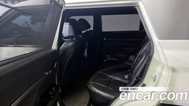 KG모빌리티(SsangYong) Torres T7, 2023 11