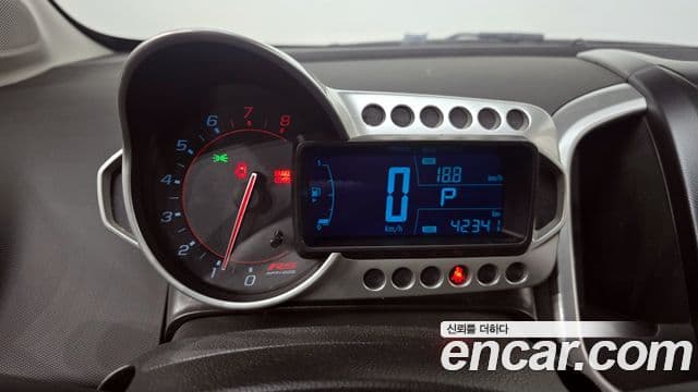 Chevrolet(GM대우) 아베오 хэтчбек 1.4 турбо RS, 2015 8