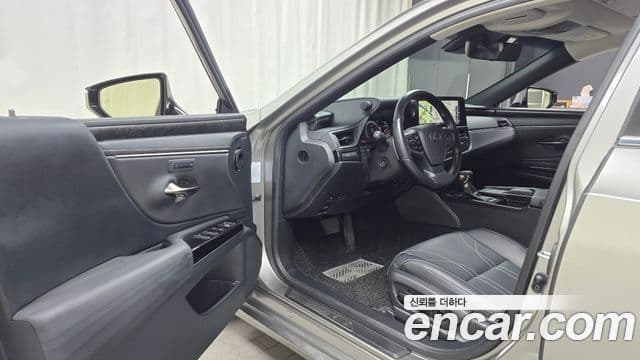 Lexus ES300h 7세대 Luxury Plus, 2022 11