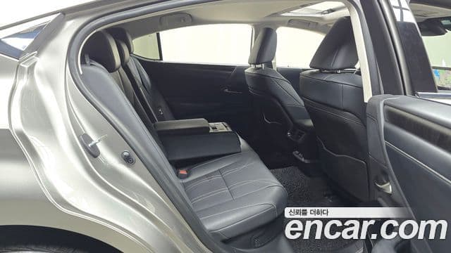 Lexus ES300h 7세대 Luxury Plus, 2022 12