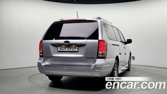 Kia Carnival R President, 2011 4