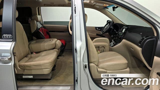 Kia Carnival R President, 2011 11