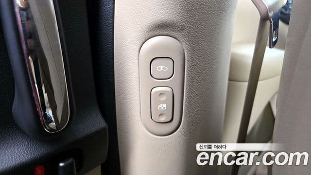 Kia Carnival R President, 2011 16