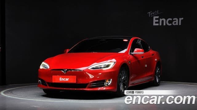 Tesla модель S, 2019 1