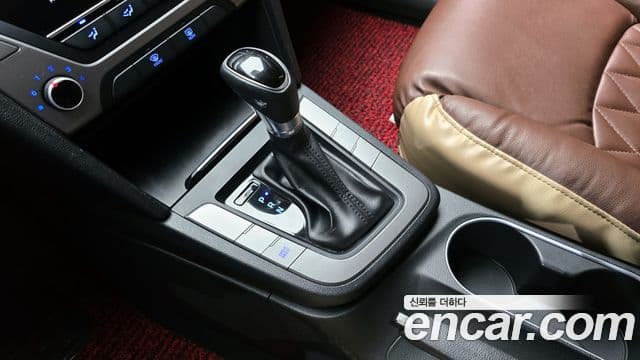 Hyundai Avante AD Style, 2017 9