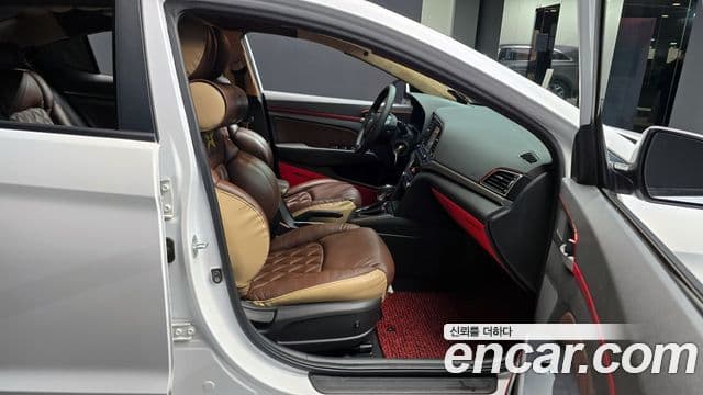 Hyundai Avante AD Style, 2017 10