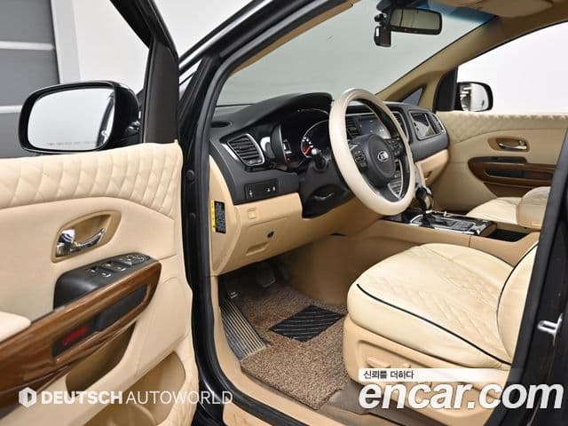 Kia All New Carnival Prestige, 2015 11