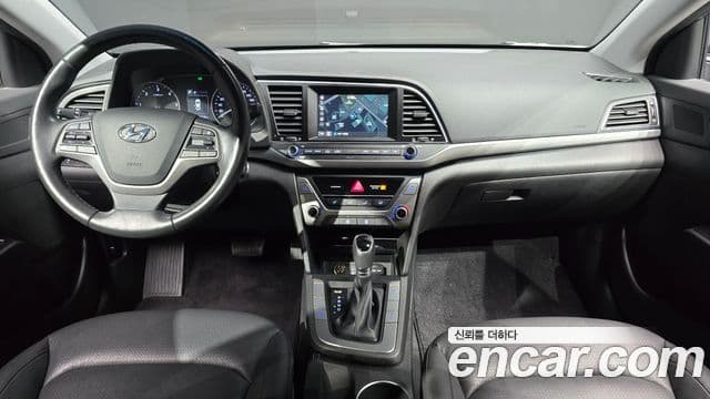 Hyundai Avante AD 1.6 e-VGT Smart, 2016 7