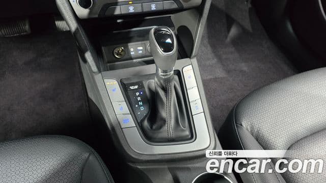 Hyundai Avante AD 1.6 e-VGT Smart, 2016 9