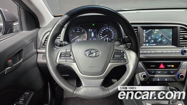 Hyundai Avante AD 1.6 e-VGT Smart, 2016 14