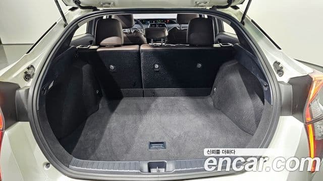 Toyota 프리우스 4세대 1.8 E, 2018 20