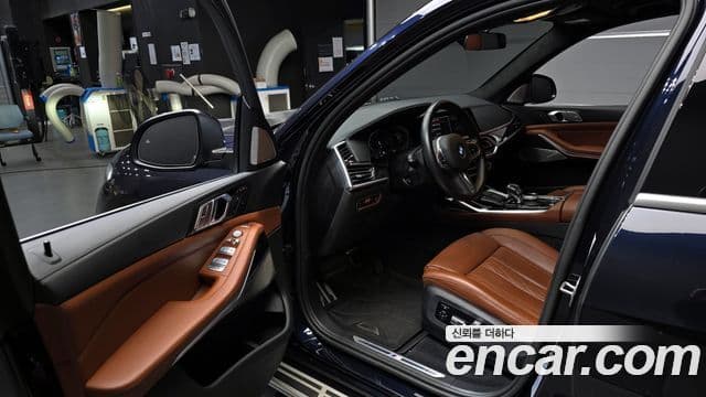 BMW X7 (G07) xDrive 40i M Sport 6인승, 2022 11