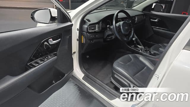 Kia Niro Prestige, 2017 11