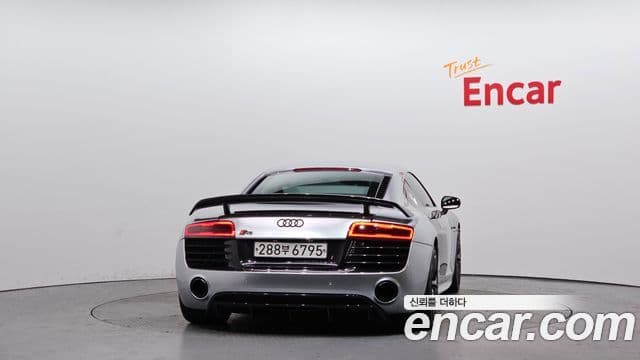 Audi R8 5.2 V10 купе, 2015 4