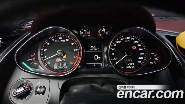 Audi R8 5.2 V10 купе, 2015 8