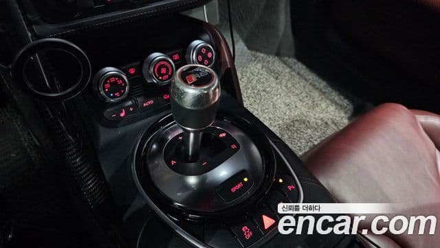 Audi R8 5.2 V10 купе, 2015 9