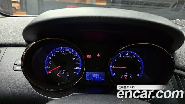 Hyundai Genesis купе 200 турбо D, 2011 8