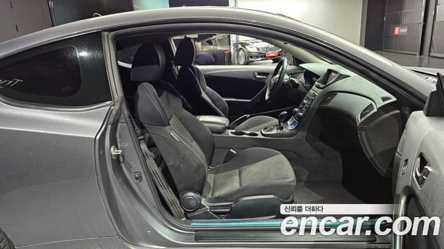 Hyundai Genesis купе 200 турбо D, 2011 10